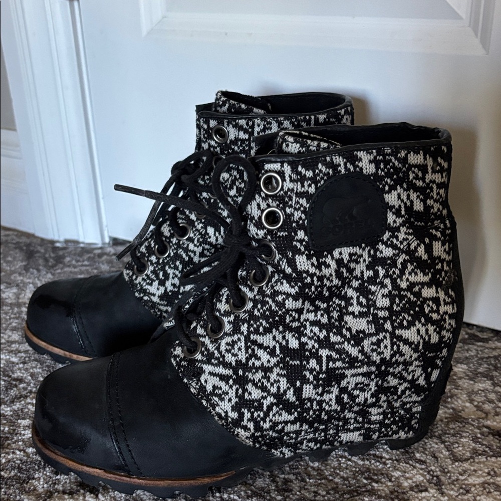 Sorel- Black and White Patterned Wedge Booties